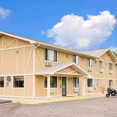 Motel Super 8 By Wyndham Long Prairie Esterno foto