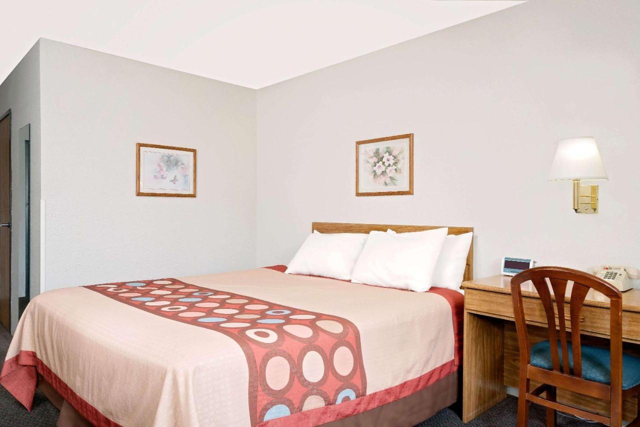 Motel Super 8 By Wyndham Long Prairie Esterno foto