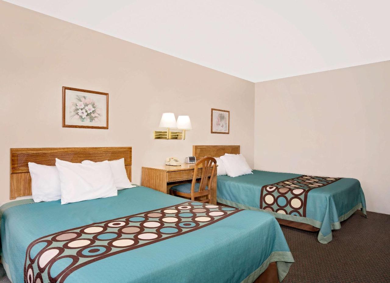 Motel Super 8 By Wyndham Long Prairie Esterno foto