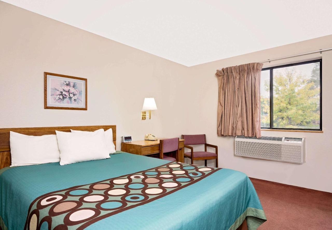 Motel Super 8 By Wyndham Long Prairie Esterno foto
