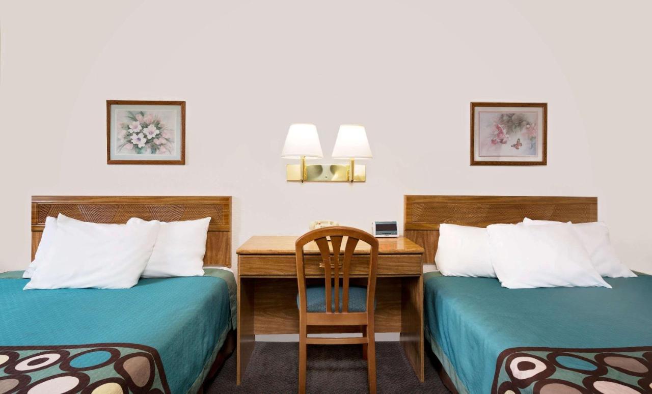 Motel Super 8 By Wyndham Long Prairie Esterno foto